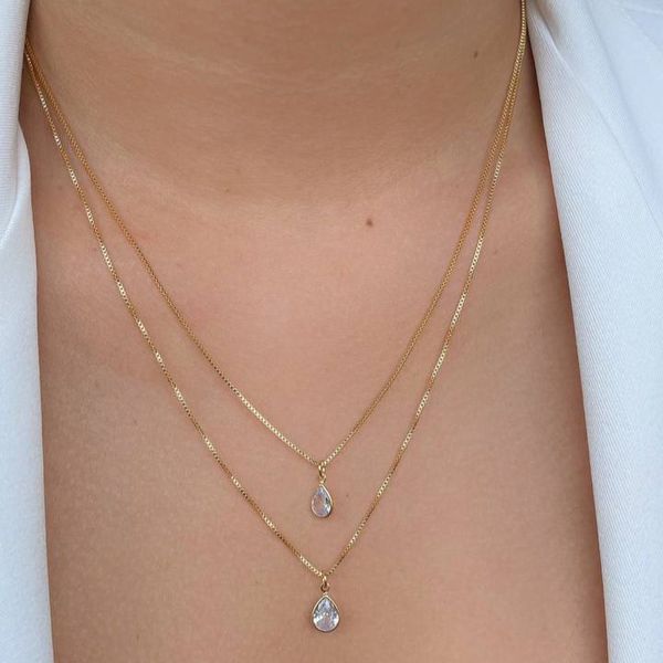 Colar duplo com ponto de luz no formato gota (cada)