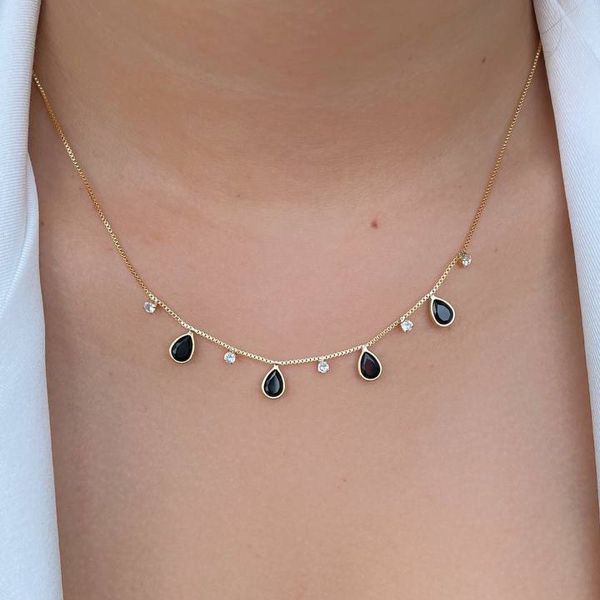 Choker pedras pretas em formato de gota com micros zircônia 