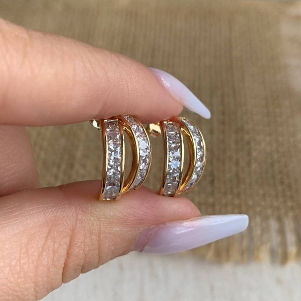 Brinco de meia-argola duplos