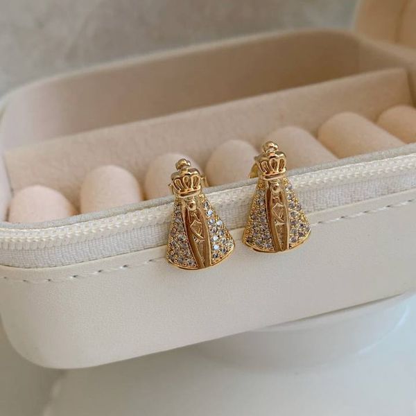 Brinco nossa senhora cravejada 