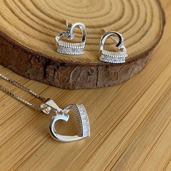 Conjunto de coração trabalhado prata 925