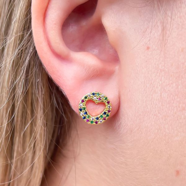 Brinco De Coração Cravejado Na Micro Zirconia Colorida