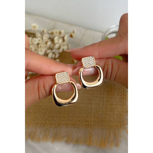 Brinco com Base Quadrada Cravejada com Argola quadrangular 