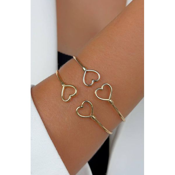 Bracelete Regulável com Detalhes de Coração