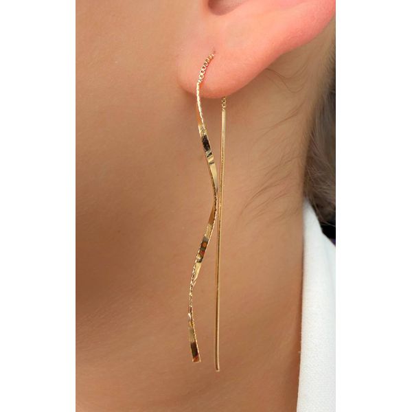 Brinco De linha Ondulado