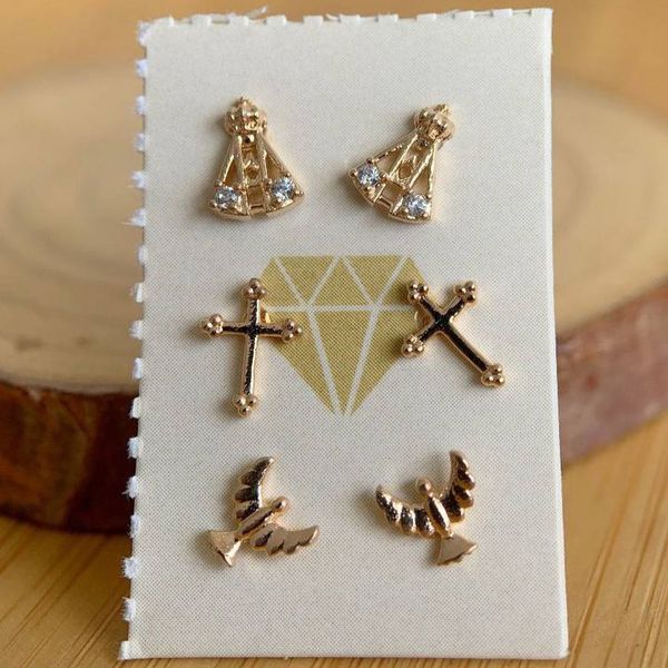 Brinco Trio Religioso Cravejado antialérgico