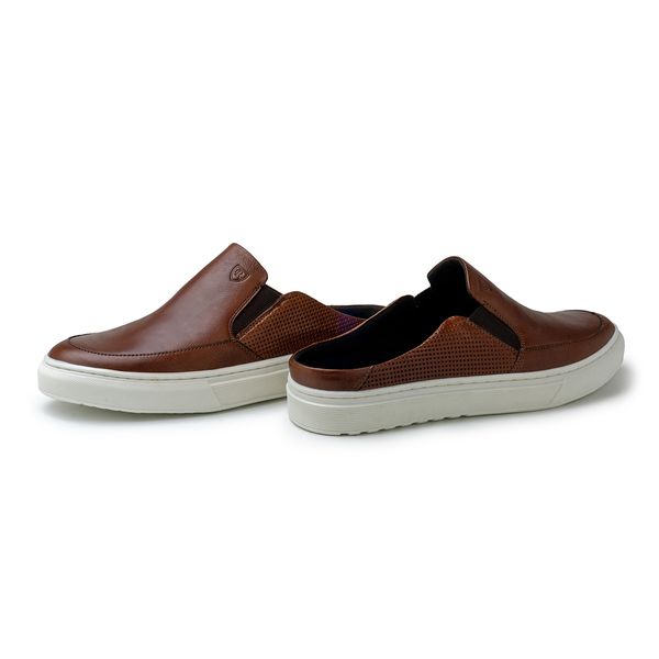 Mule Masculino Connect em Couro Brown Calçados Laroche