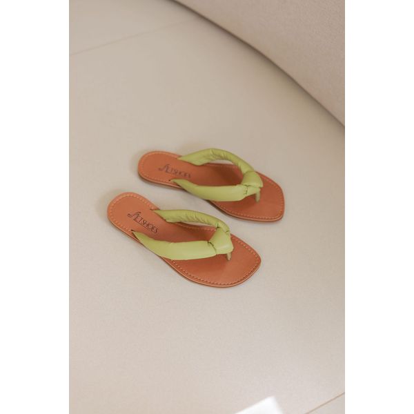 Chinelo Bia Oliva