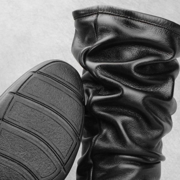 Bota Feminina Rasteira Couro Legítimo Com Detalhes Em Rugas
