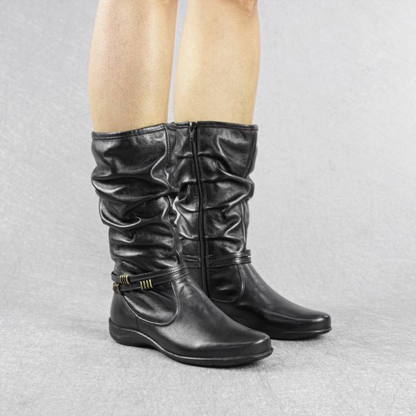 Bota Feminina Rasteira Couro Legítimo Com Detalhes Em Rugas