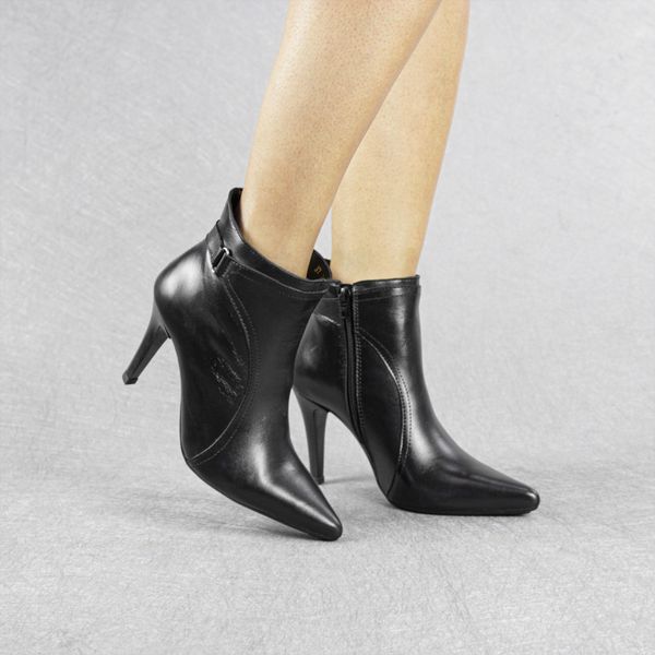 Bota de couro miuzzi discount