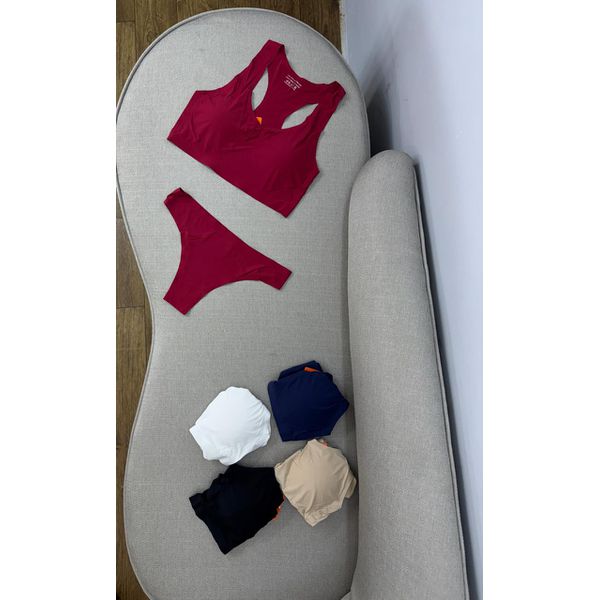 Conjunto de calcinha e top