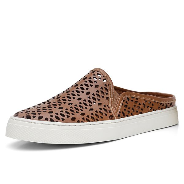 Mule Babuche feminino todo perfurado a laser couro legítimo cor pecan