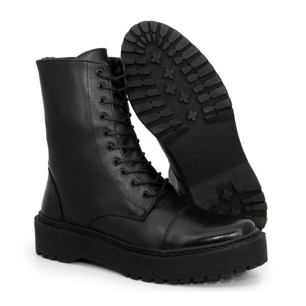 Bota preta com listra branca new arrivals