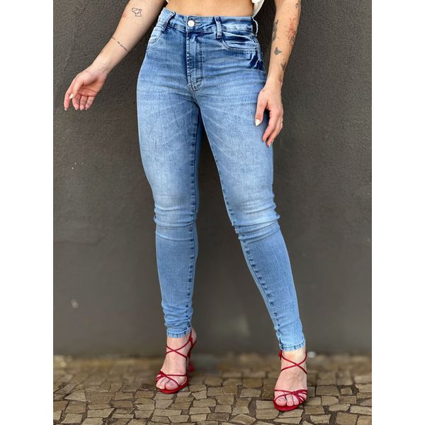 Calca Jeans Carmen Skinny Hot Pants 2178 LAVAGEM MEDIA LOJA TUTTI FRUTTI