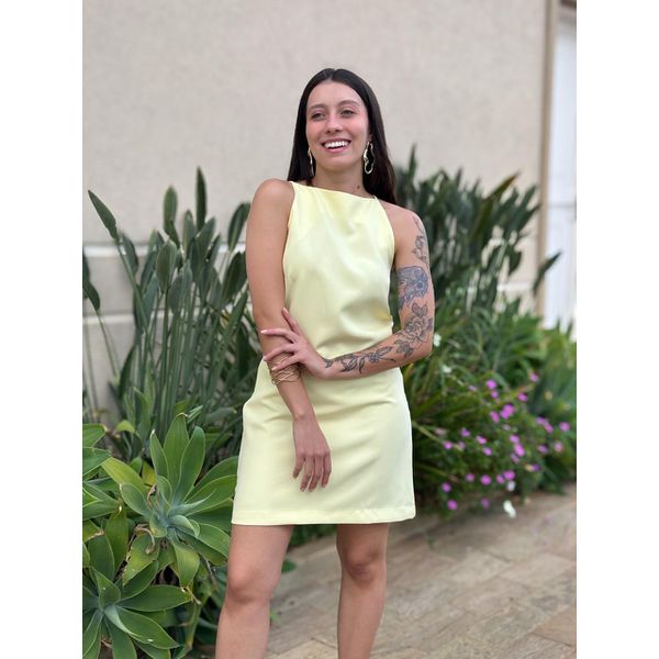 Vestido Curto Ananda em Crepe de Alfaiataria AMARELO