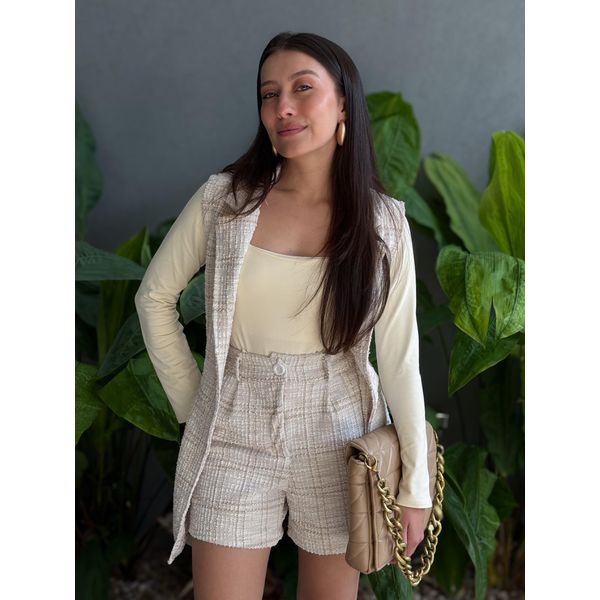 Conjunto Shorts e Colete em Tweed OFF WHITE COM BEGE