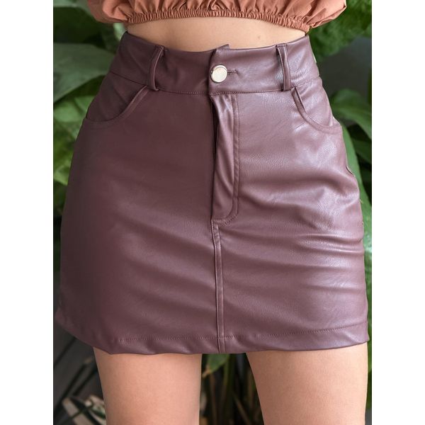 Shorts Saia Vick em Couro Fake MARROM CHOCOLATE