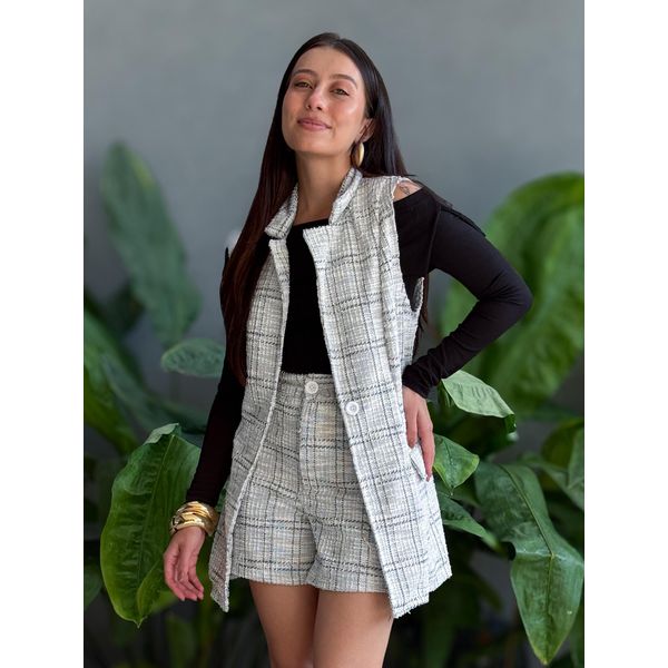 Conjunto Shorts e Colete em Tweed OFF WHITE COM PRETO