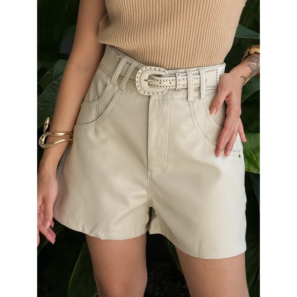 Shorts Carline Couro Fake com Cinto OFF WHITE