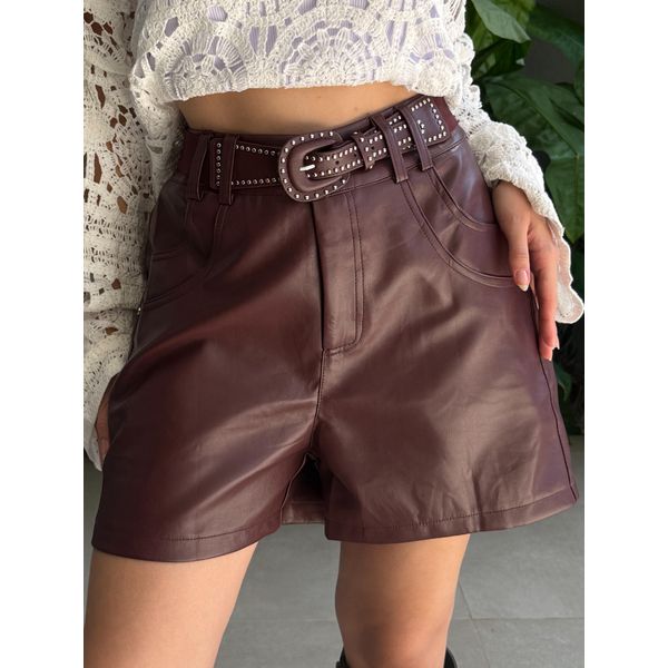 Shorts Carline Couro Fake com Cinto VERMELHO ESCURO