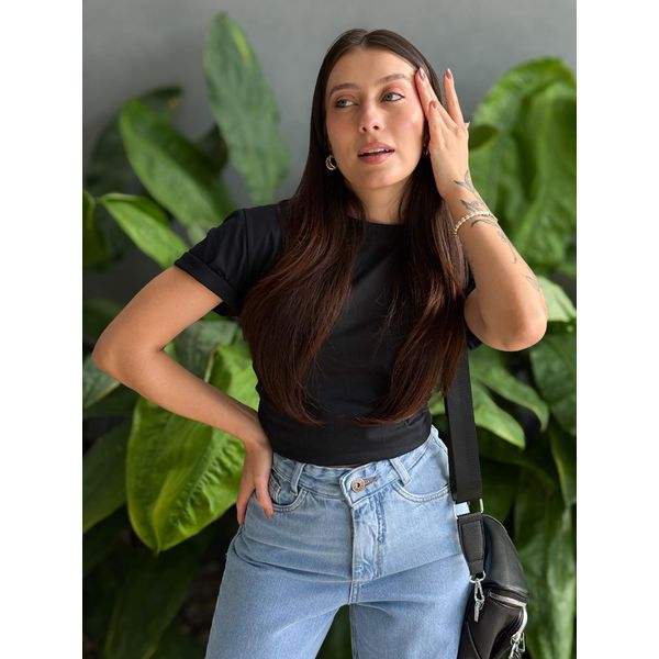 T-shirt Lisa sem Estampa PRETO