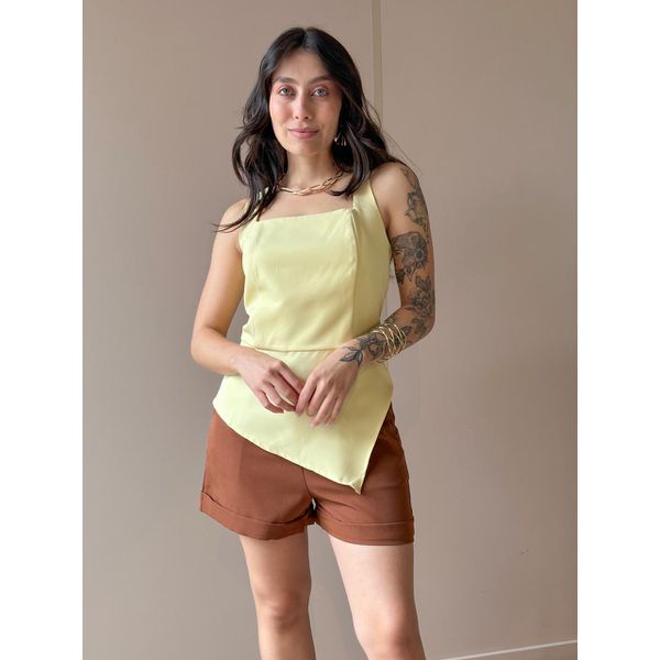 Blusa Peplum Assimétrica em Alfaiataria AMARELO MANTEIGA