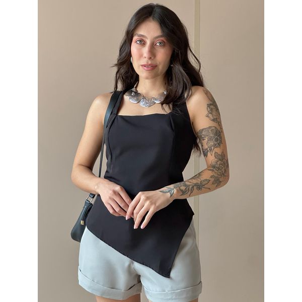 Blusa Peplum Assimétrica em Alfaiataria PRETO