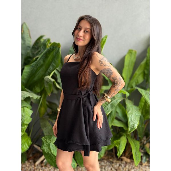 Macaquinho Lia Alças Finas Decote Reto PRETO