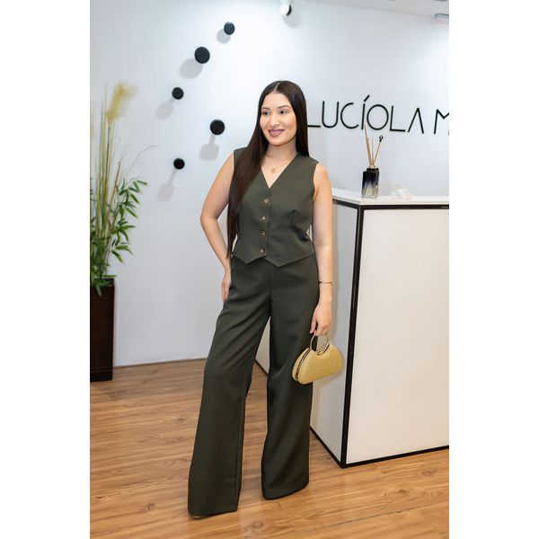 Calça Melissa Pantalona de Alfaiataria Verde Militar | Elegância Fluida e Sofisticação Atemporal do P ao G 