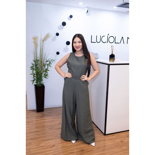 Macacão Carmen em Alfaiataria Sensoriale Verde Militar | Elegância e Versatilidade do 36 ao 44