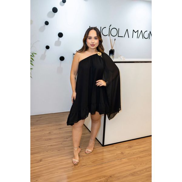 Vestido Carla Fivela Preto | Chiffon com Ombro Único e Fivela Dourada – Sofisticação e Modernidade do 36 ao 44