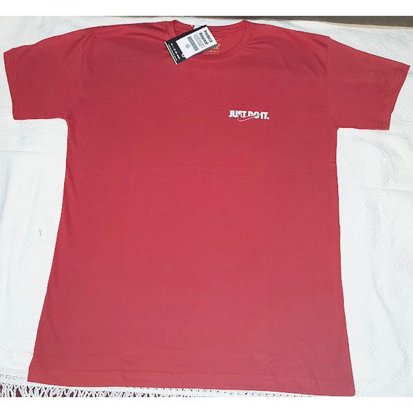 CAMISETA MASCULINA VERMELHA
