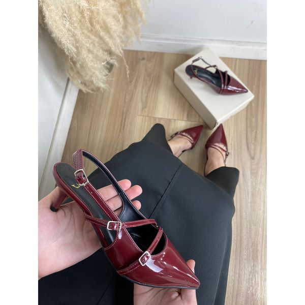 Scarpin Bordô Verniz Salto Médio Slingback