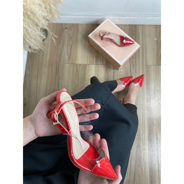 Scarpin Coração Vermelho