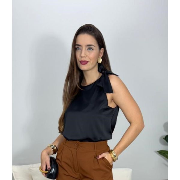 Blusa Acetinada Betina Preto