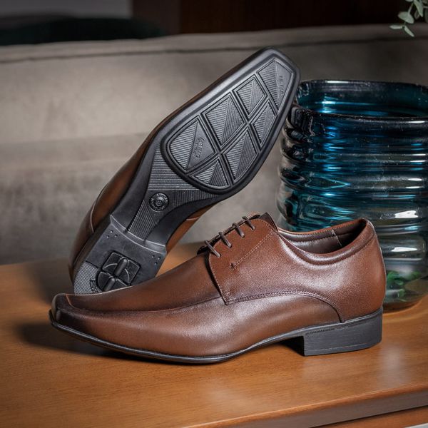 Sapato com Salto Interno Jota Pe Marrom Grow Air Piero Cinto de