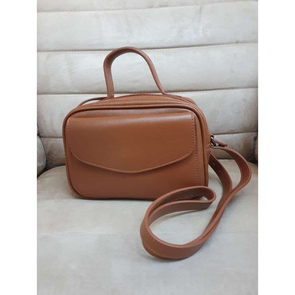 BOLSA ESTRUTURADA COM REPARTIÇÕES Couro Legítimo