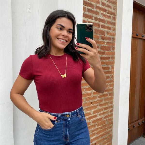 Blusa basic marsala