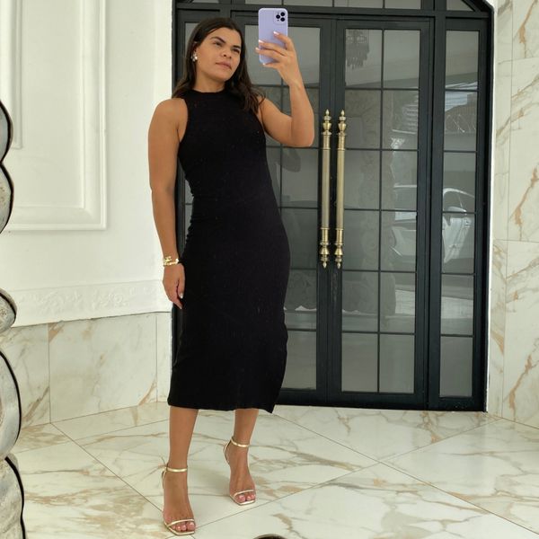 Vestido mid com recorte preto
