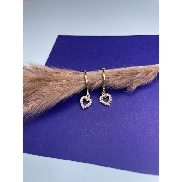 Argola pingente coração com Zirconias 