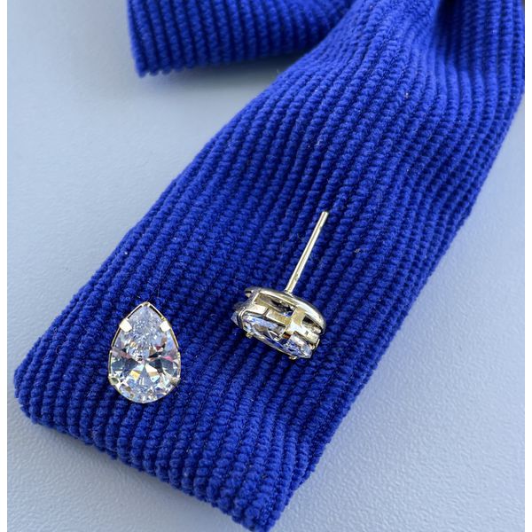 BRINCO ZIRCONIA GOTA DOURADO