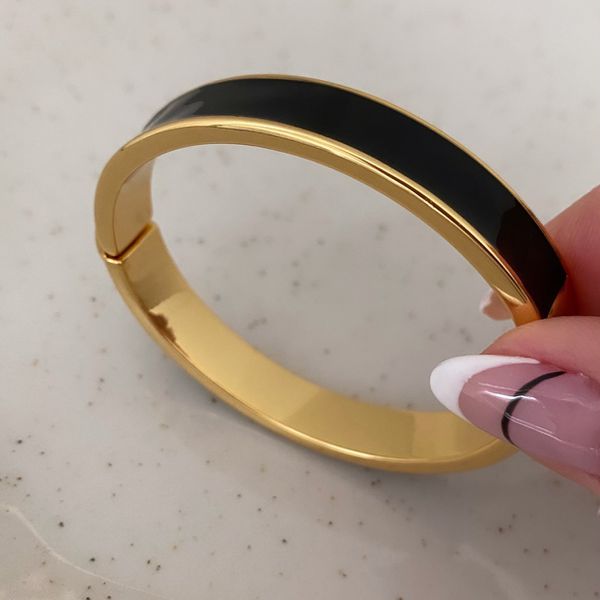 Bracelete preto largo