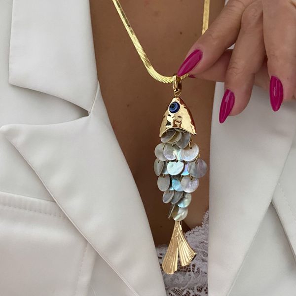 Colar peixe madrepérola