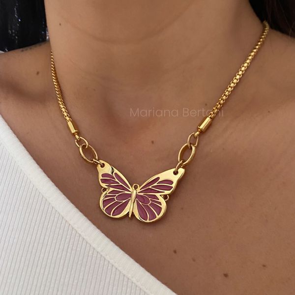 colar borboleta rosa