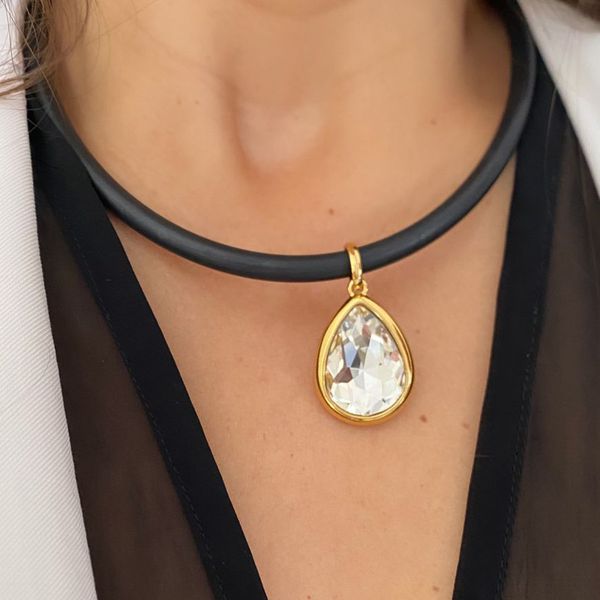 Colar Fio com Pedra Branca Grande