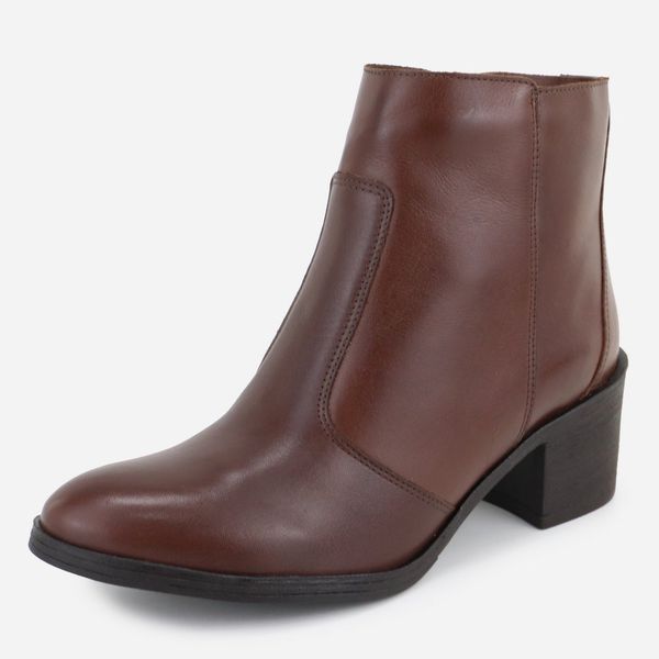 Bota em Couro Cano Curto Lisa Maria Paula Conforto Cacau 