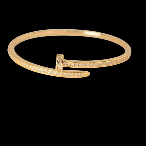 Bracelete Formato Prego com Zircônias