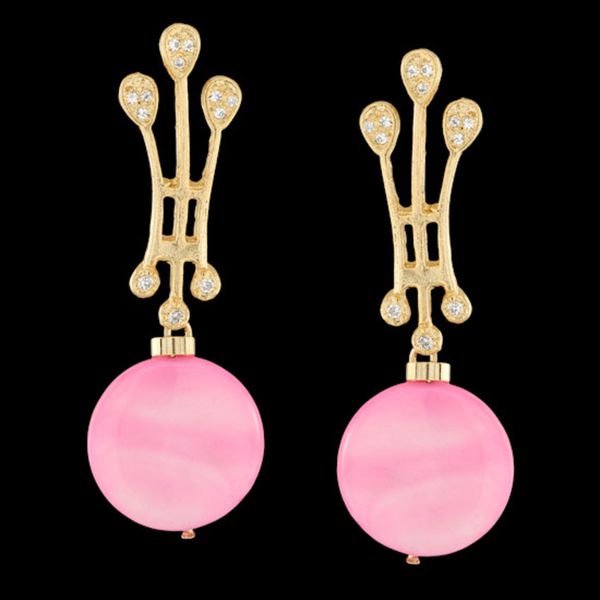 Brinco folheado à ouro 18k com madre pérola rosa