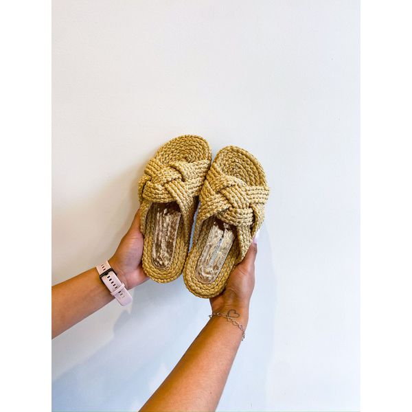 Flat Naomi DOURADO
